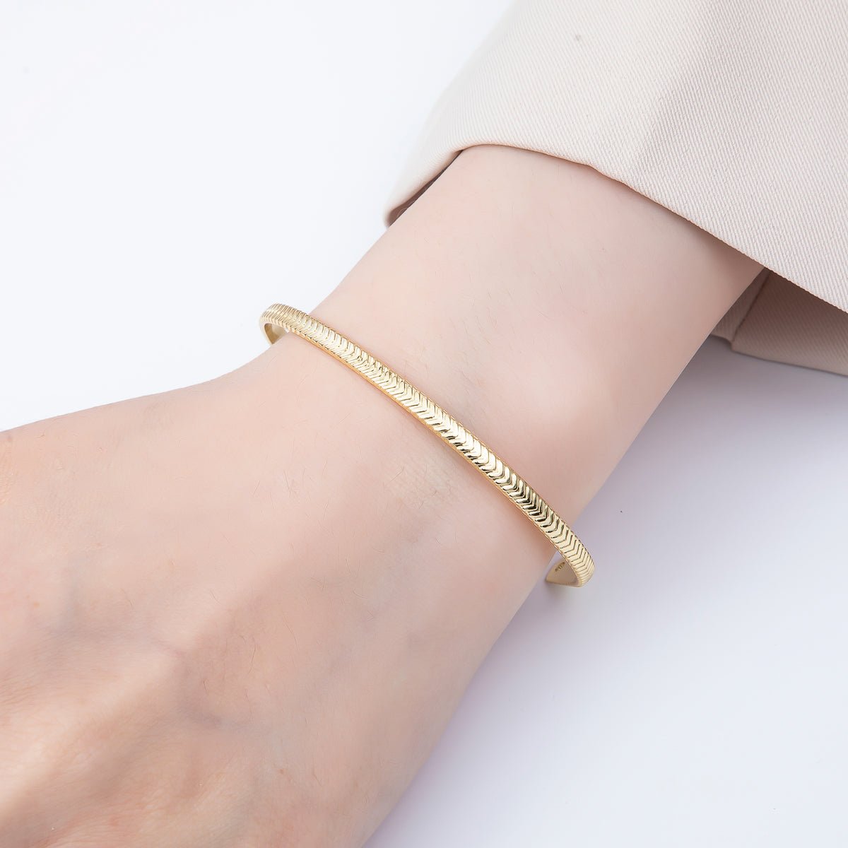 16K Gold Filled 3.5mm Geometric Arrow Ribbed Half Cuff Bracelet Finding for Bangle Supply | WA-04454