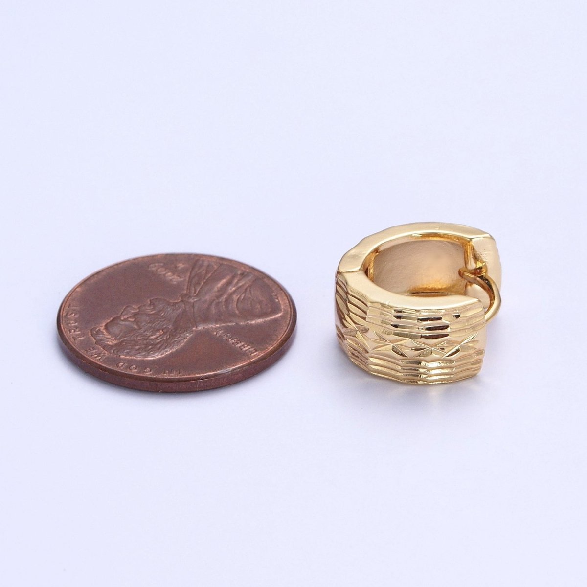24K Gold Filled Textured Carved Lines Wide Huggie Hoop Earrings T-184