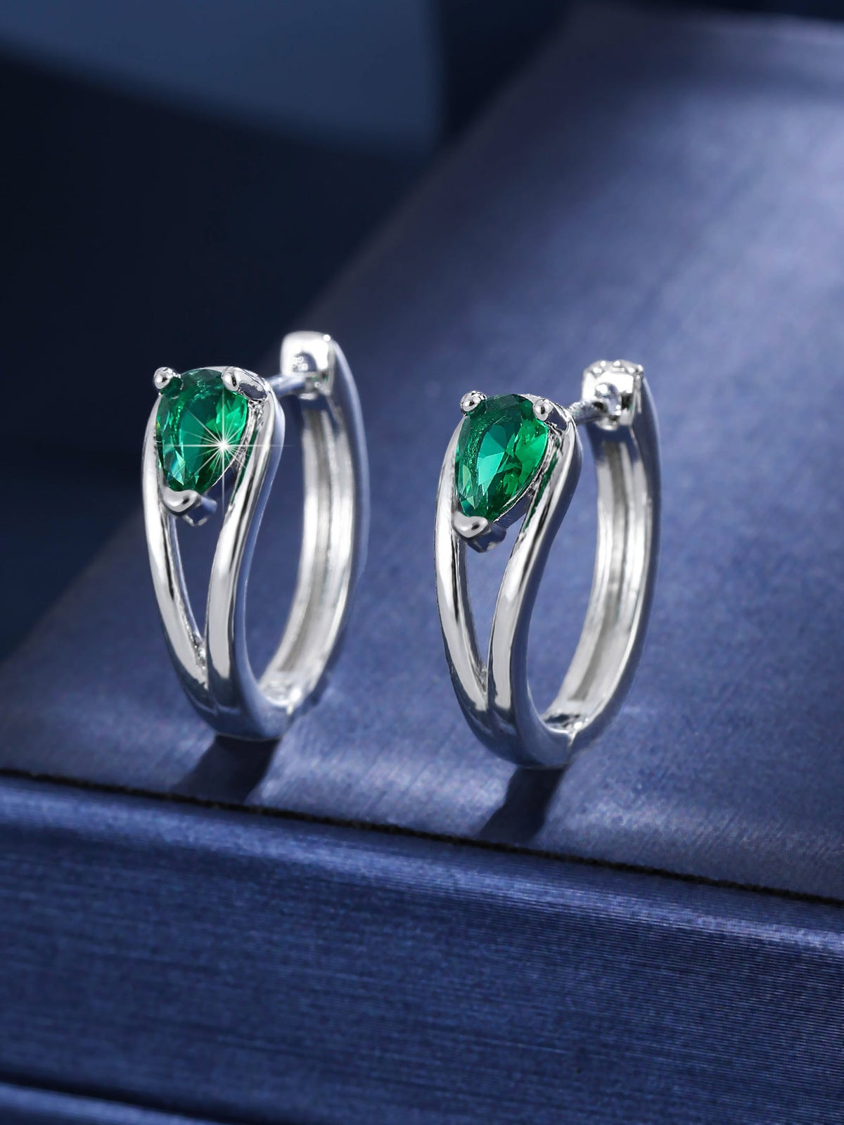 Simple And Stylish Water-drop Double-twist Ear Clips For Women