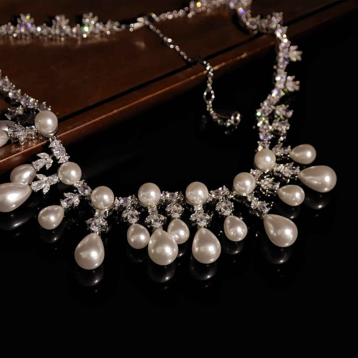 Chic Clavicle-Length Necklace And Gold-Plated Zircon Pearl Earrings Jewelry Set