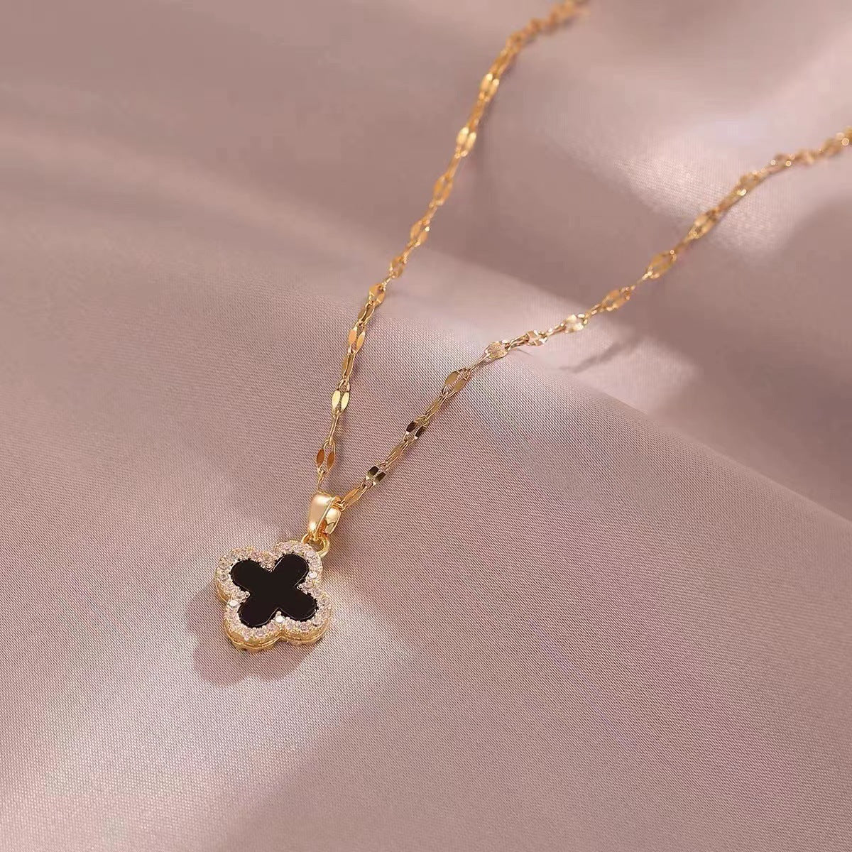 Women's Clover Titanium Steel Double-sided Design Clavicle Necklaces