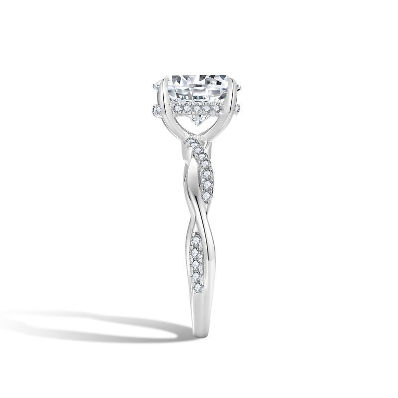 Oval Moissanite Ring Set – Elegant Four-Prong Engagement Ring with Matching Stackable Band