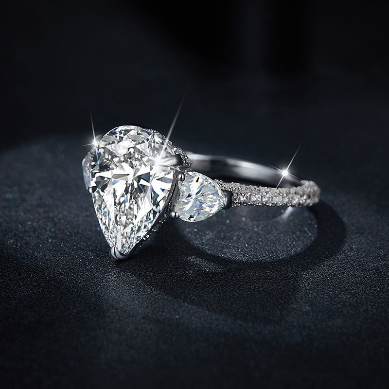 Pear-Shaped D-Color VVS1 Moissanite Engagement Ring – 5+1.72 Carat Total Weight, 925 Sterling Silver Band