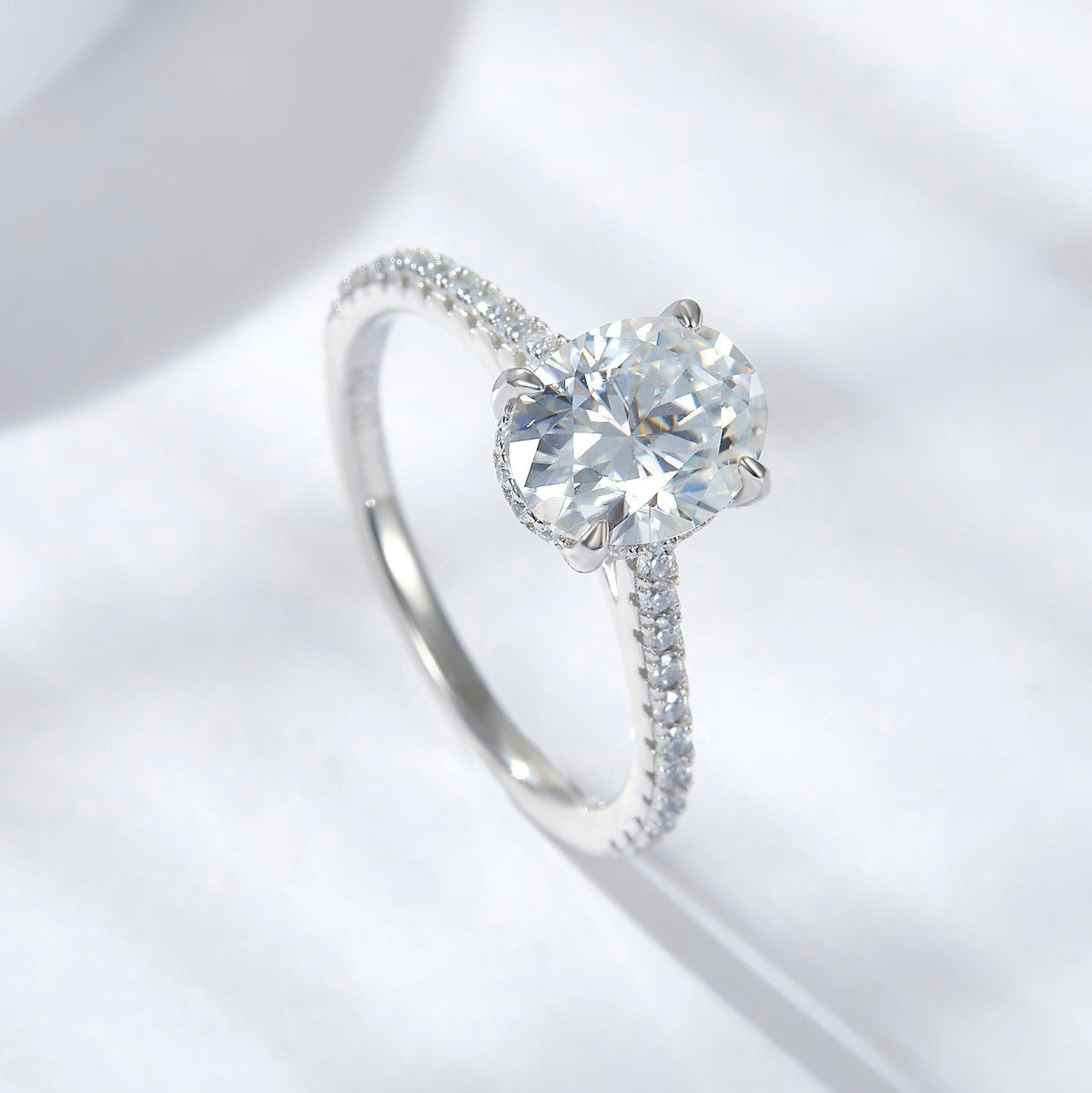 Oval Moissanite Ring in 925 Sterling Silver with Gold Plating – 2ct or 3ct Brilliant-Cut Stone