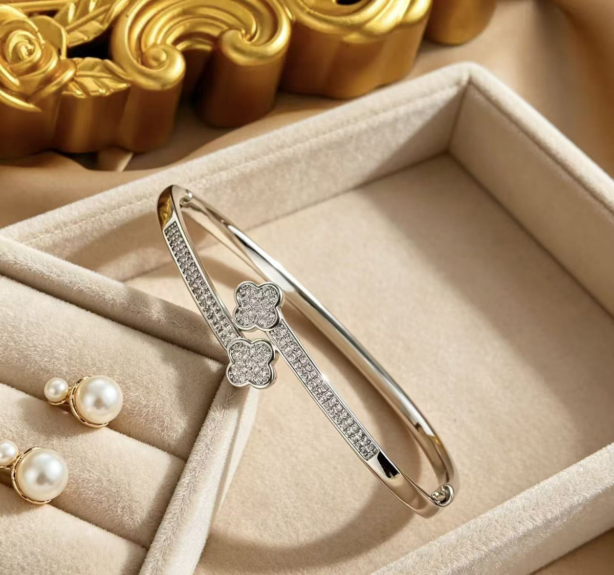 Women's Four-leaf Clover Diamond High-grade Gold-plated Light Luxury Joker Gift Bracelet