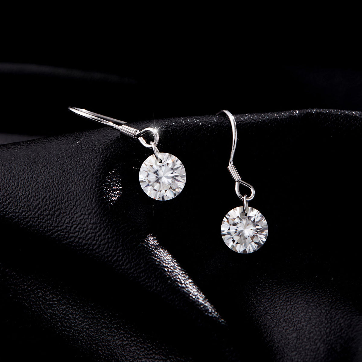 Round D-Color VVS1 Moissanite Hook Earrings in Sterling Silver – Minimalist Geometric Design for Everyday Elegance