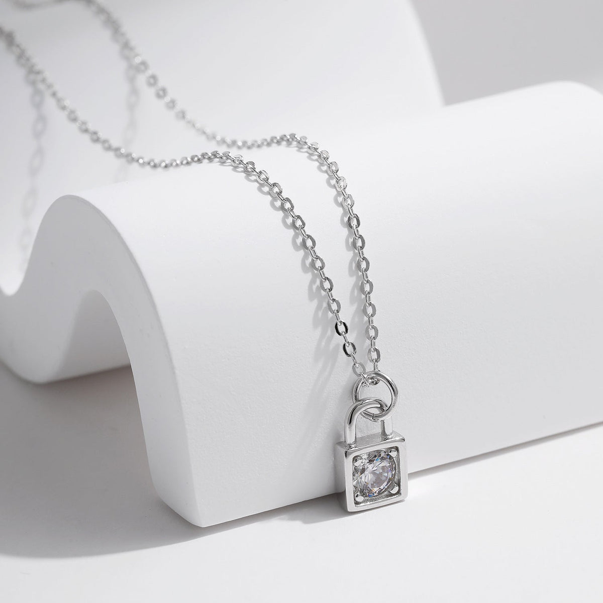 D-Color Moissanite Pendant Necklace in Sterling Silver – Delicate Clavicle Chain