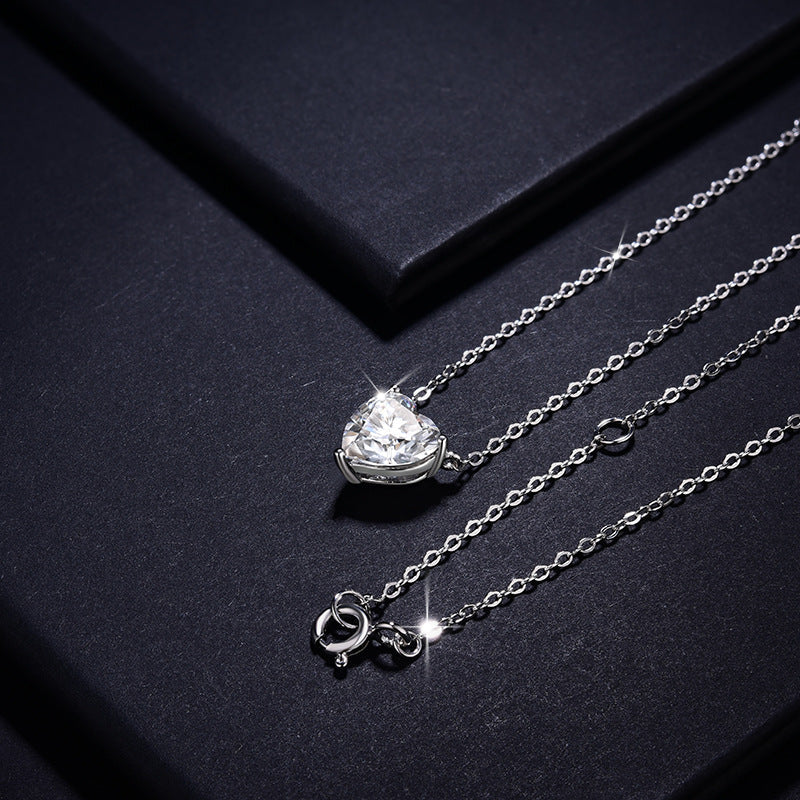 Heart-Shaped D-Color VVS1 Moissanite Pendant Necklace in Sterling Silver with 18K Gold Plating – 8mm Stone, 45cm Chain