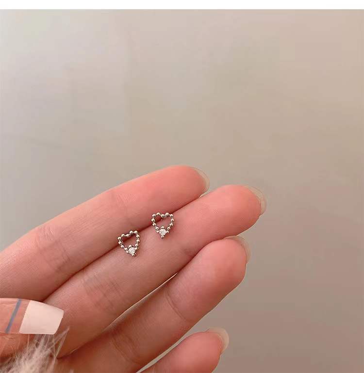 Joker Love Heart Mini Cute Compact Peach Temperament High Sense Stud Earrings