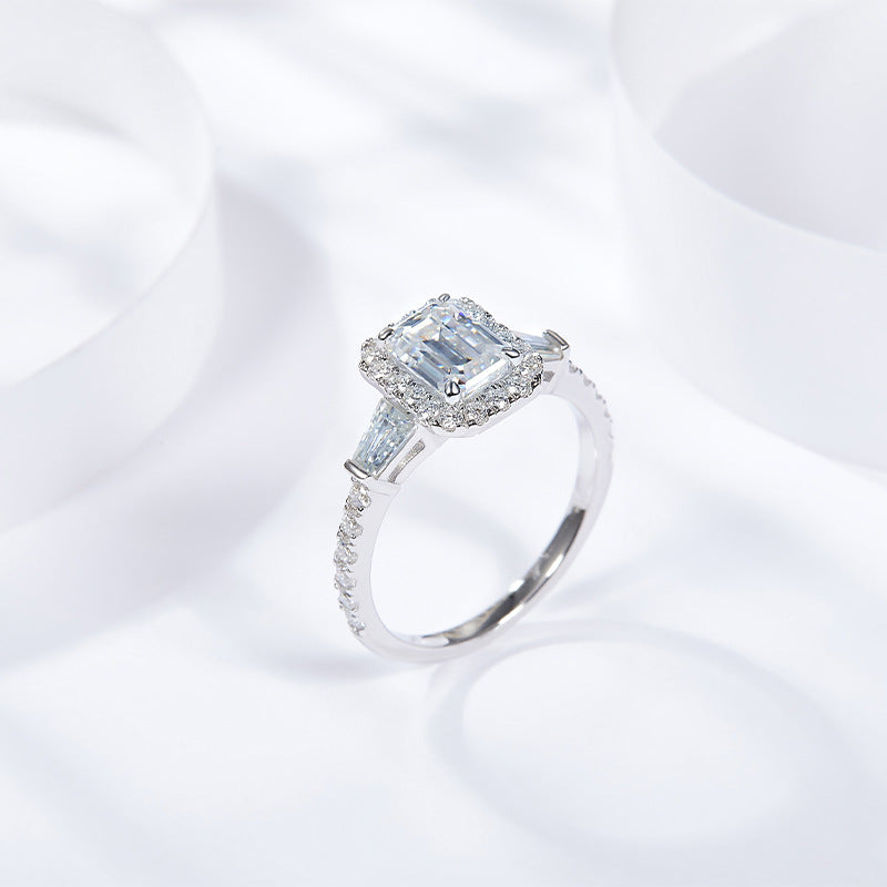 Emerald-Cut D-Color VVS1 Moissanite Engagement Ring in 18K Gold-Plated Sterling Silver – Elegant Oval Statement Ring for Women