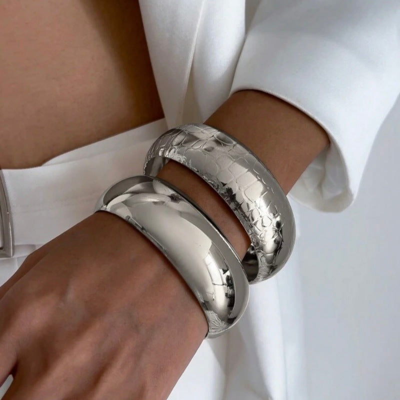 Trendy Exaggerated Metal Texture Glossy Female High Sense Niche Wide Bracelet