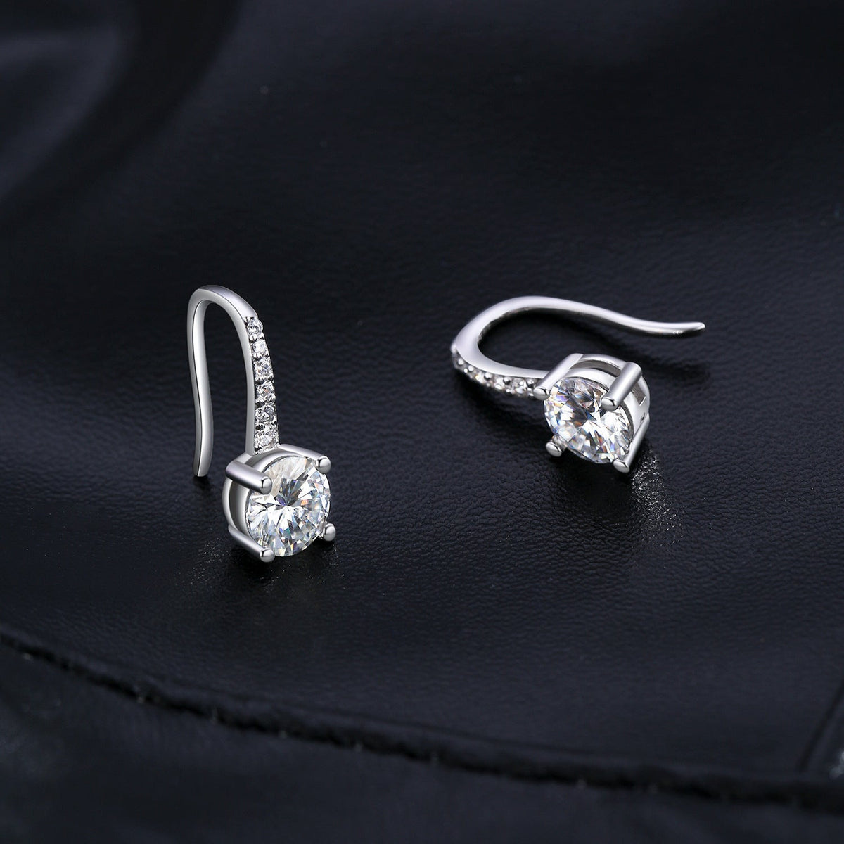 Round D-Color VVS1 Moissanite Hook Earrings in Sterling Silver – Elegant Four-Prong Geometric Design