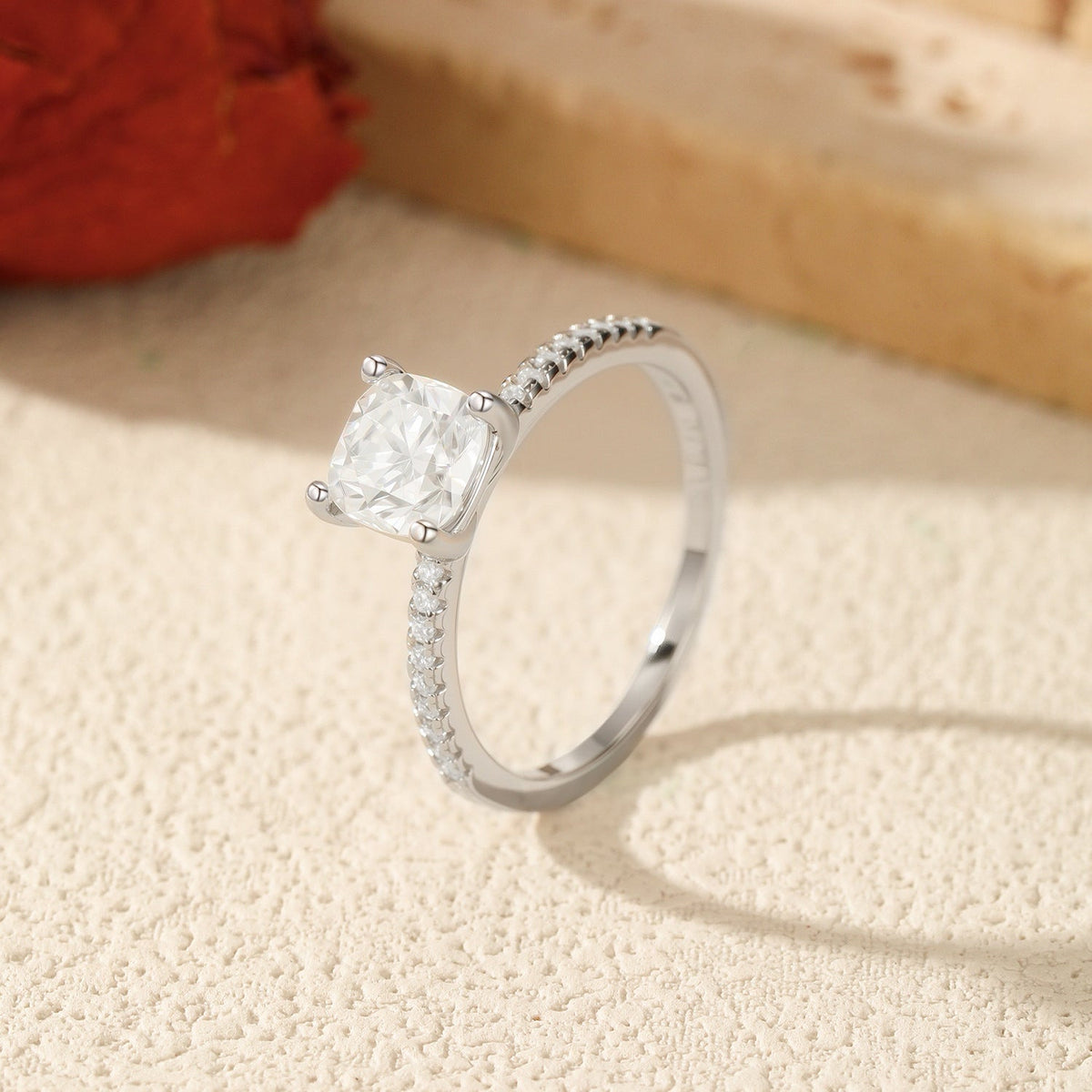 Geometric D-Color VVS1 Moissanite Solitaire Engagement Ring in Sterling Silver – Hong Kong Street Style Statement Band