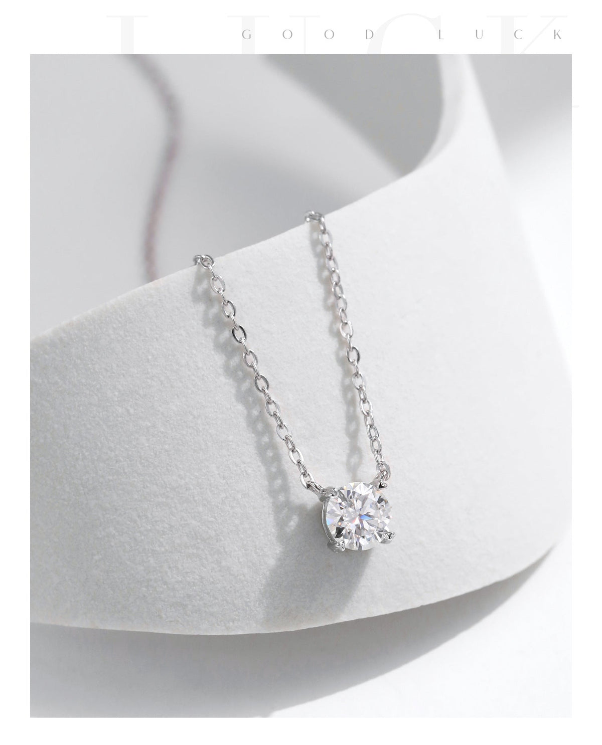Minimalist Four-Prong Moissanite Pendant Necklace in Sterling Silver – Delicate Clavicle Chain for Everyday Elegance