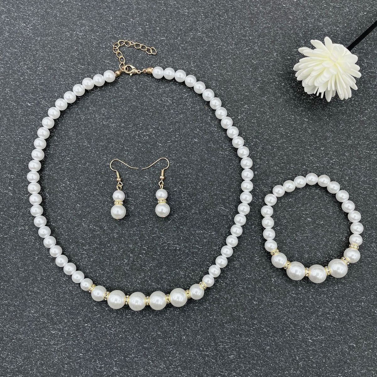 Gift Three-piece Pearl Box Female Beautiful Necklaces
