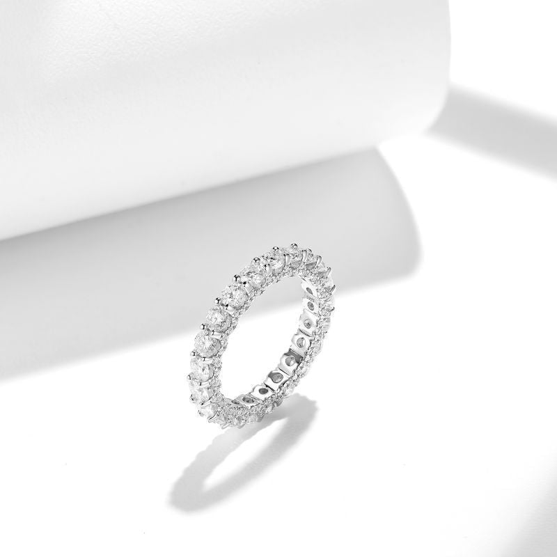 D-Color VVS1 Moissanite Solitaire Engagement Ring in Sterling Silver with White Gold Plating – Timeless Round Brilliant Wedding Band for Her