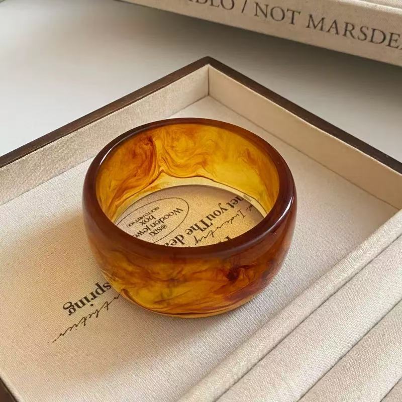 Women's Acetate Niche Irregular Acrylic Wide-brimmed For Design Bracelets