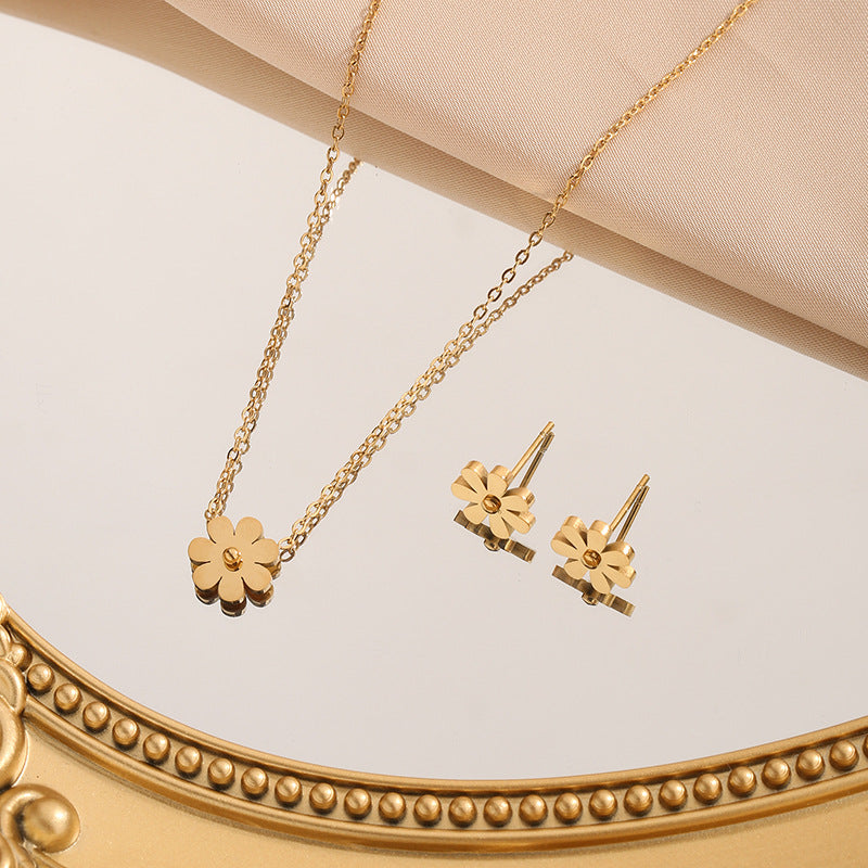 Daisy Female Clavicle Chain Simple Sunflower Sweater Cold Style Necklaces
