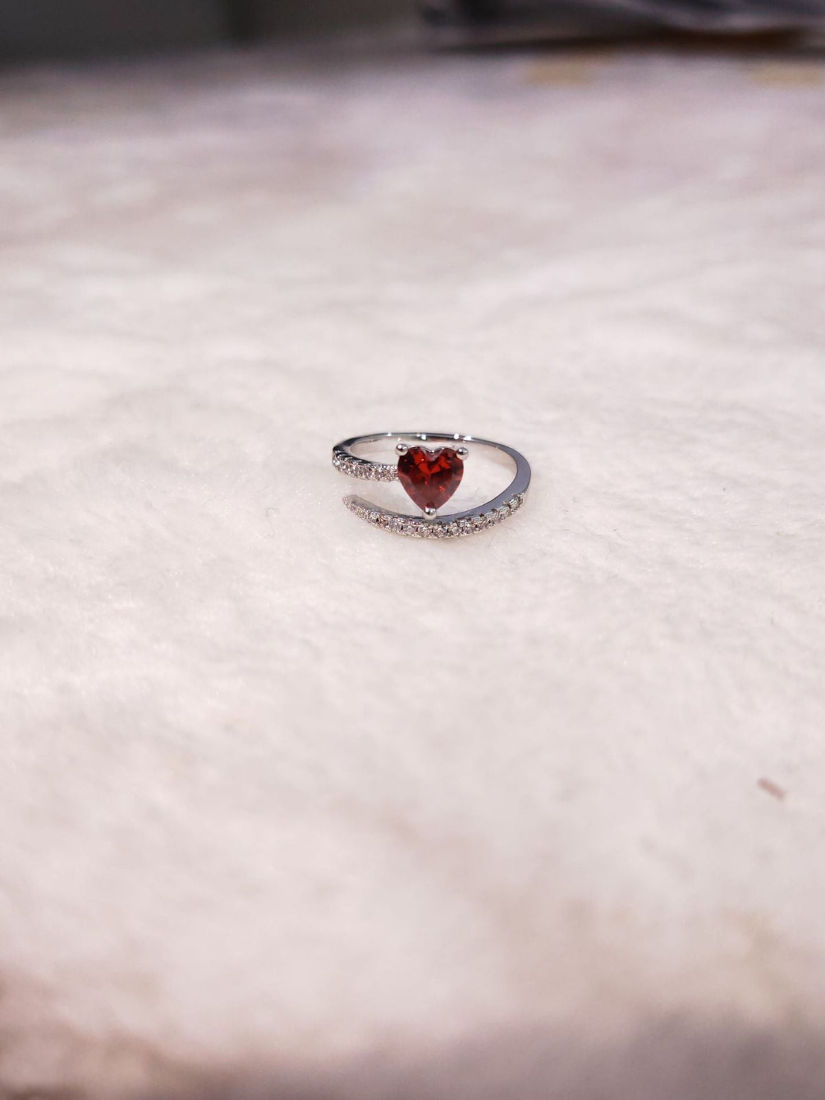 Women's Fashion Love Heart-shaped Super Flash Zircon Exquisite Ring