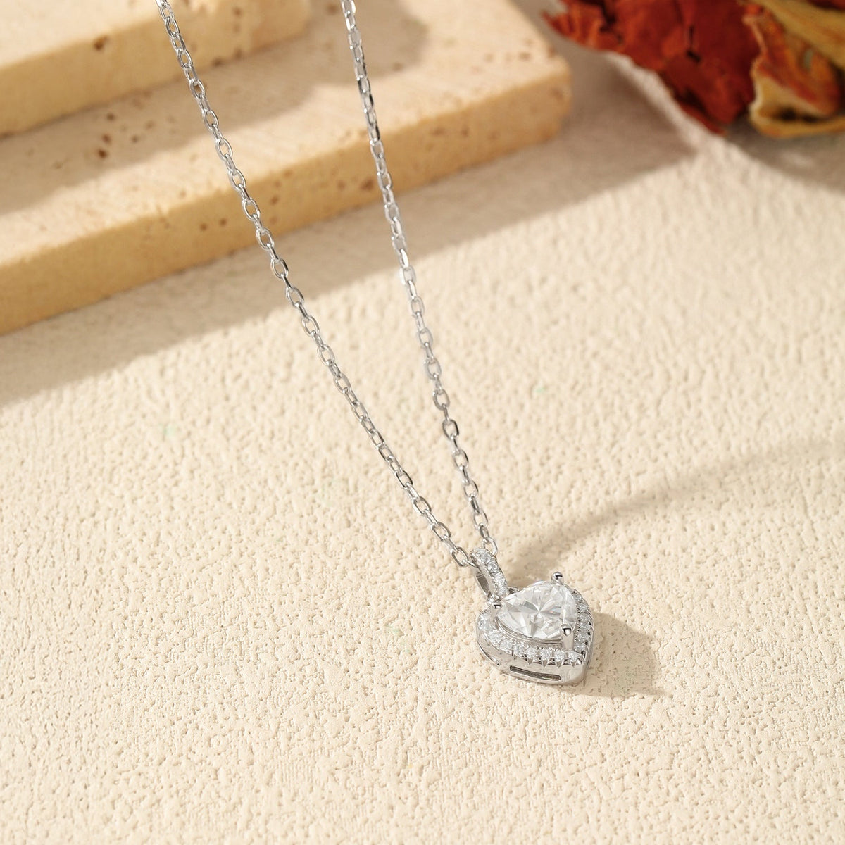 Heart-Shaped D-Color VVS1 Moissanite Pendant Necklace in Sterling Silver – Delicate Clavicle Chain