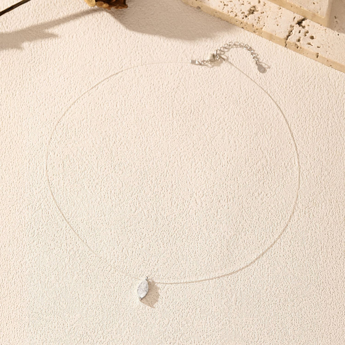 Geometric D-Color VVS1 Moissanite Pendant Necklace in Sterling Silver – Delicate Clavicle Chain with Invisible Wire Design