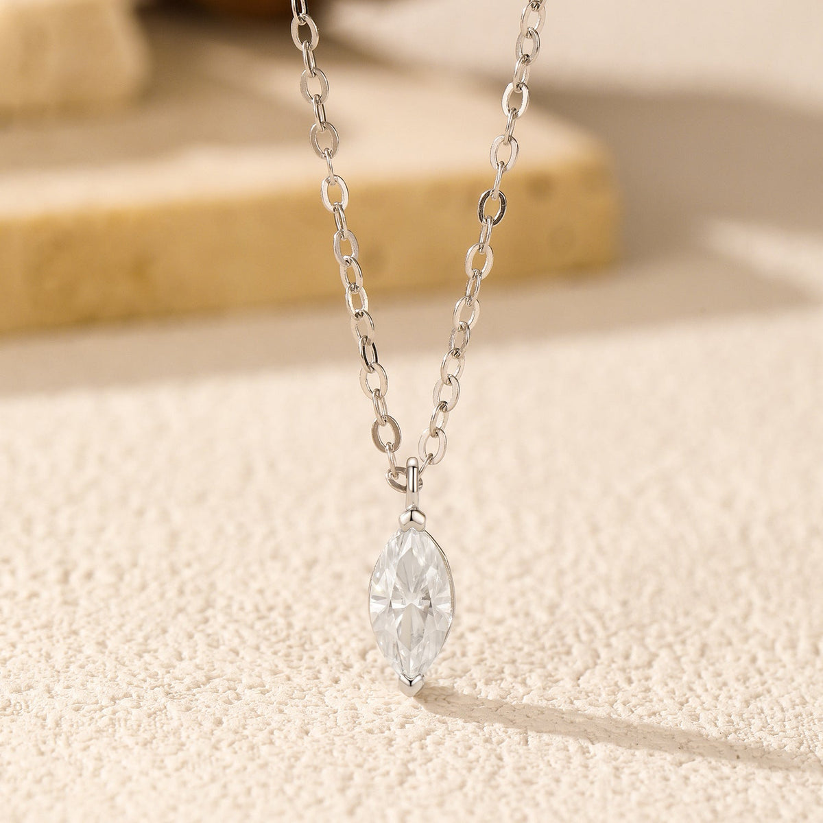 Geometric Oval D-Color VVS1 Moissanite Pendant Necklace in Sterling Silver – Delicate French-Inspired Clavicle Chain