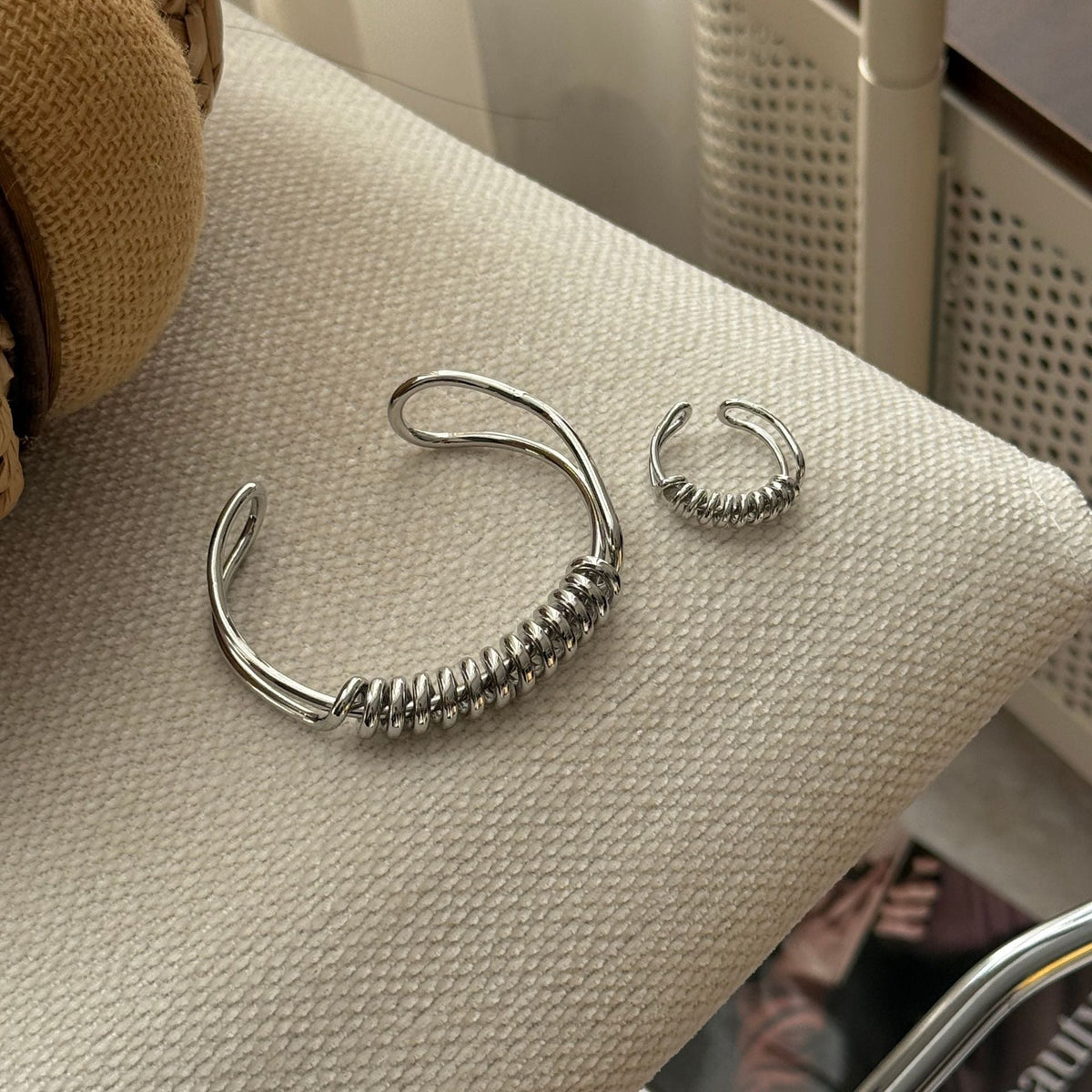 Women's Texture Collection Stylish Unique Temperament Twin Wear Rings