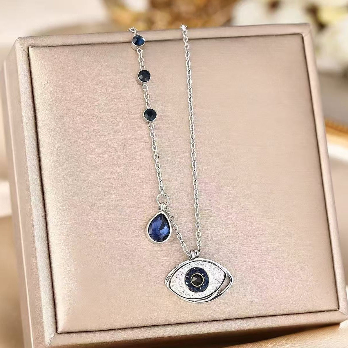 Women's Fashion Devil's Eye Titanium Steel Light Bracelet