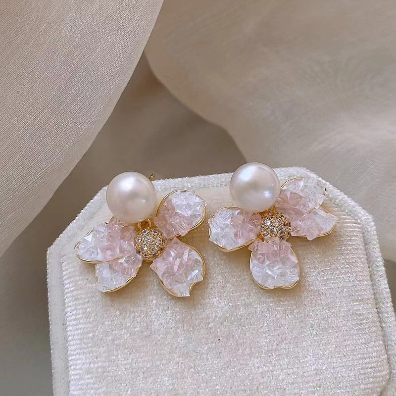 Women's Crystal Flowers Fashion Design Light Luxury French Earrings