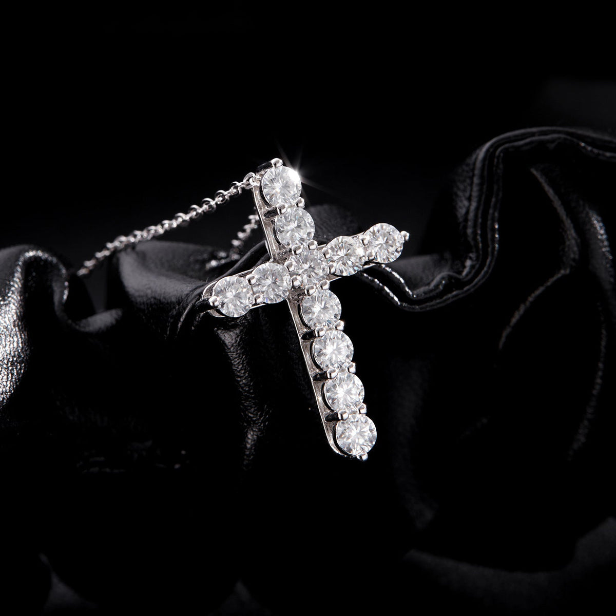 Sterling Silver Cross Pendant Necklace with D-Color VVS1 Moissanite Accents – Delicate Clavicle Chain