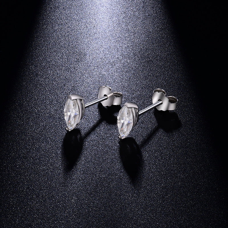 Oval Moissanite Stud Earrings in Sterling Silver with 18K Gold Plating – Minimalist Leaf Design