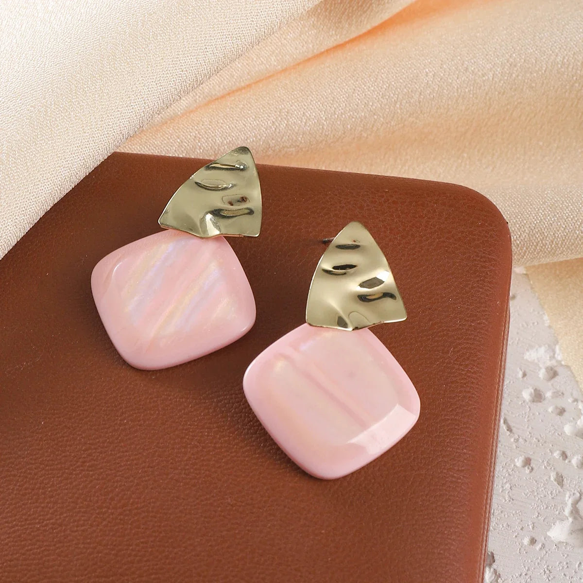 Red Color Women Dangle Earrings Geometric Pendants Gold Color Metal Hook Earrings Long Hang Earrings pendientes fashion jewelry