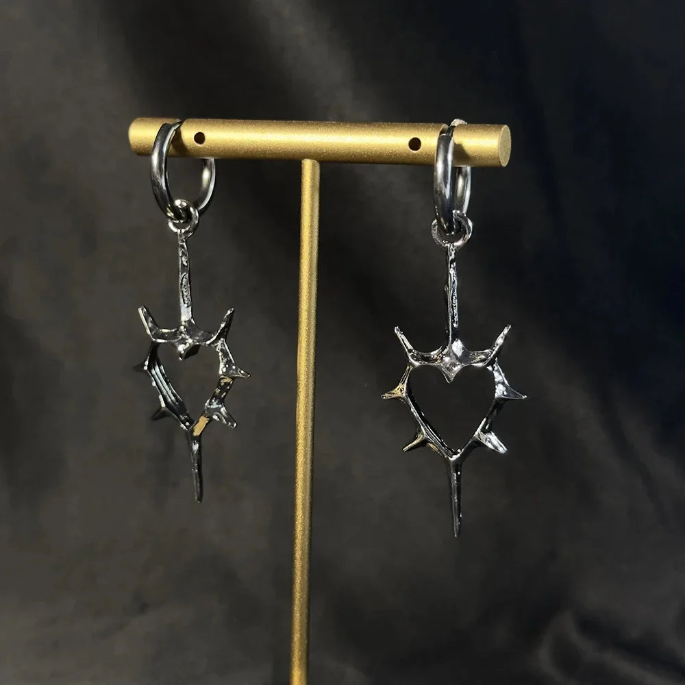 2pcs Punk Rock Hollow Thorns Love Heart Pendant Hoop Earrings for Women Men, Lover Fashion Cool Rivets Spike Earings Jewelry