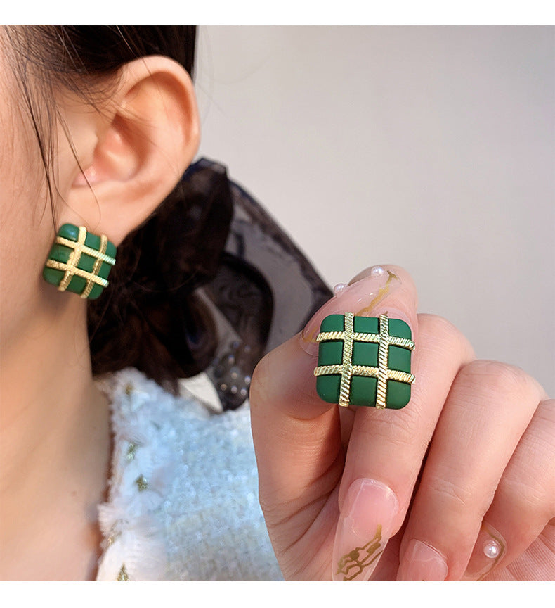 Simple Dainty Gold Heart Stud Earrings For Women Wear Through Sleep Everyday