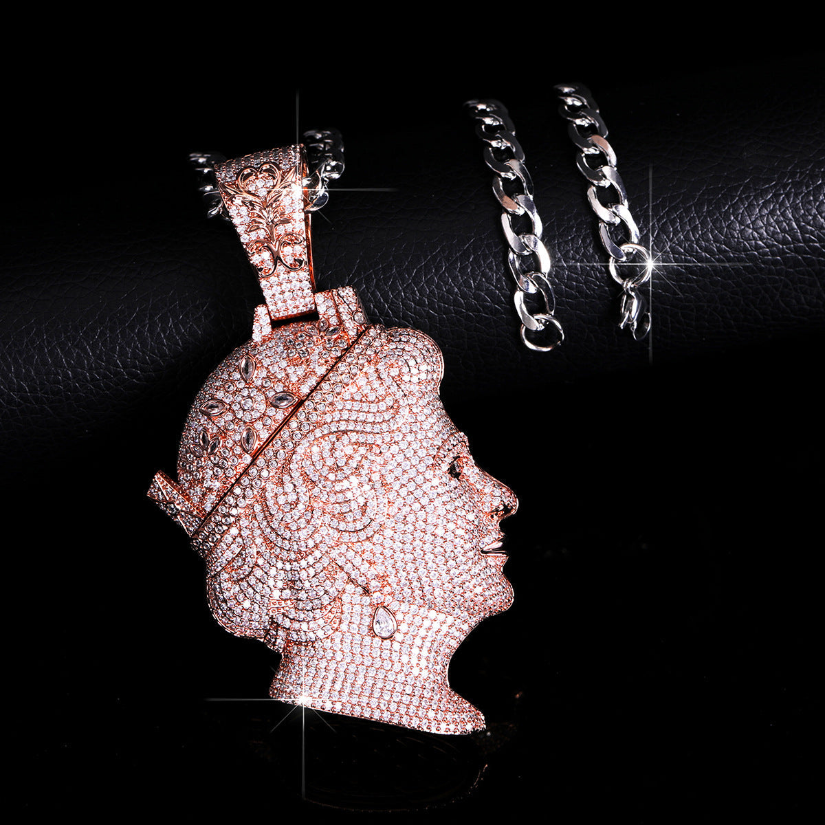 Hip-Hop Double-Sided Three-Dimensional Queen Necklace