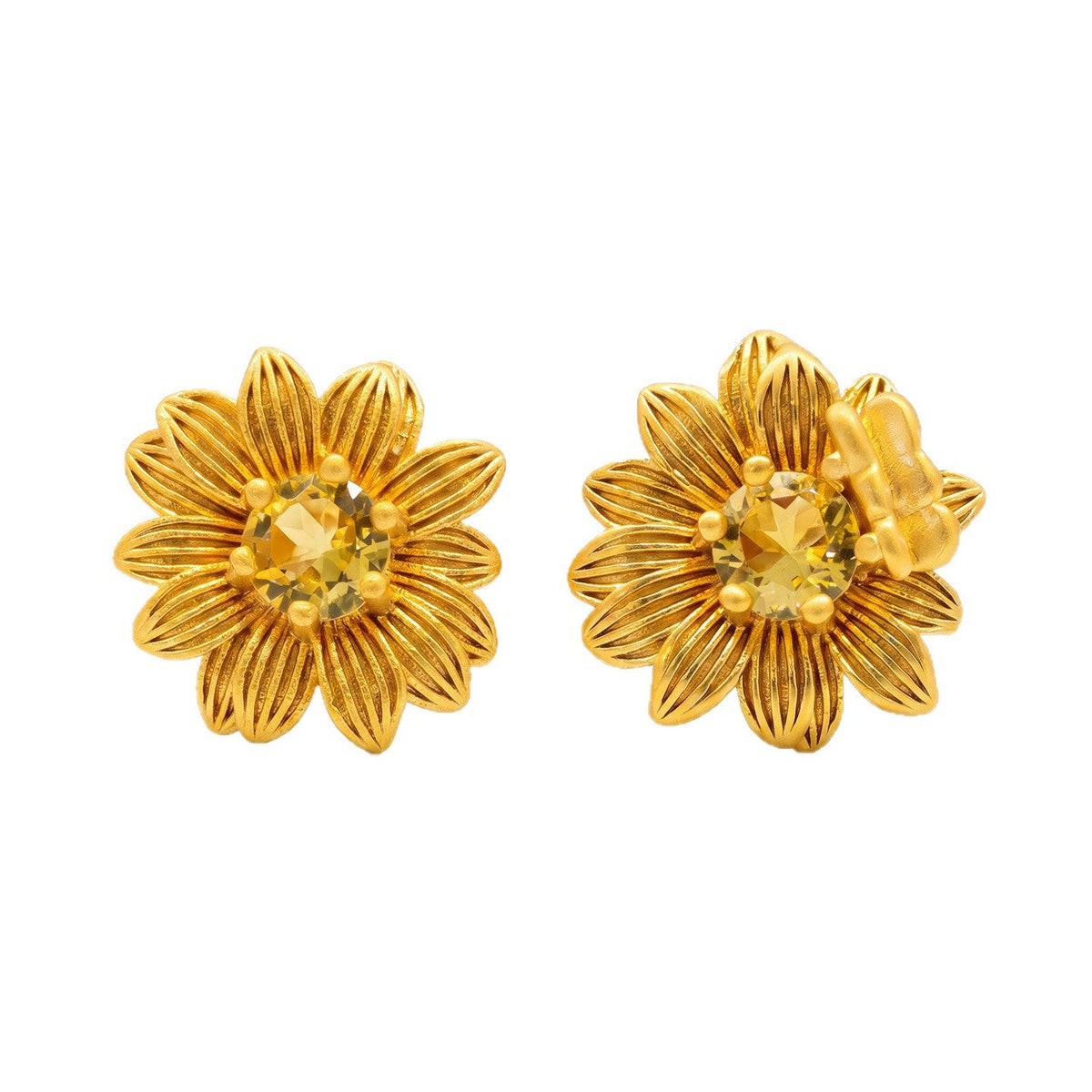 Gold Butterfly Flower Stud Earrings For Women Niche Elegant Versatile Earrings Daily Commute Light Luxury Trendy Ear Jewelry Wholesale