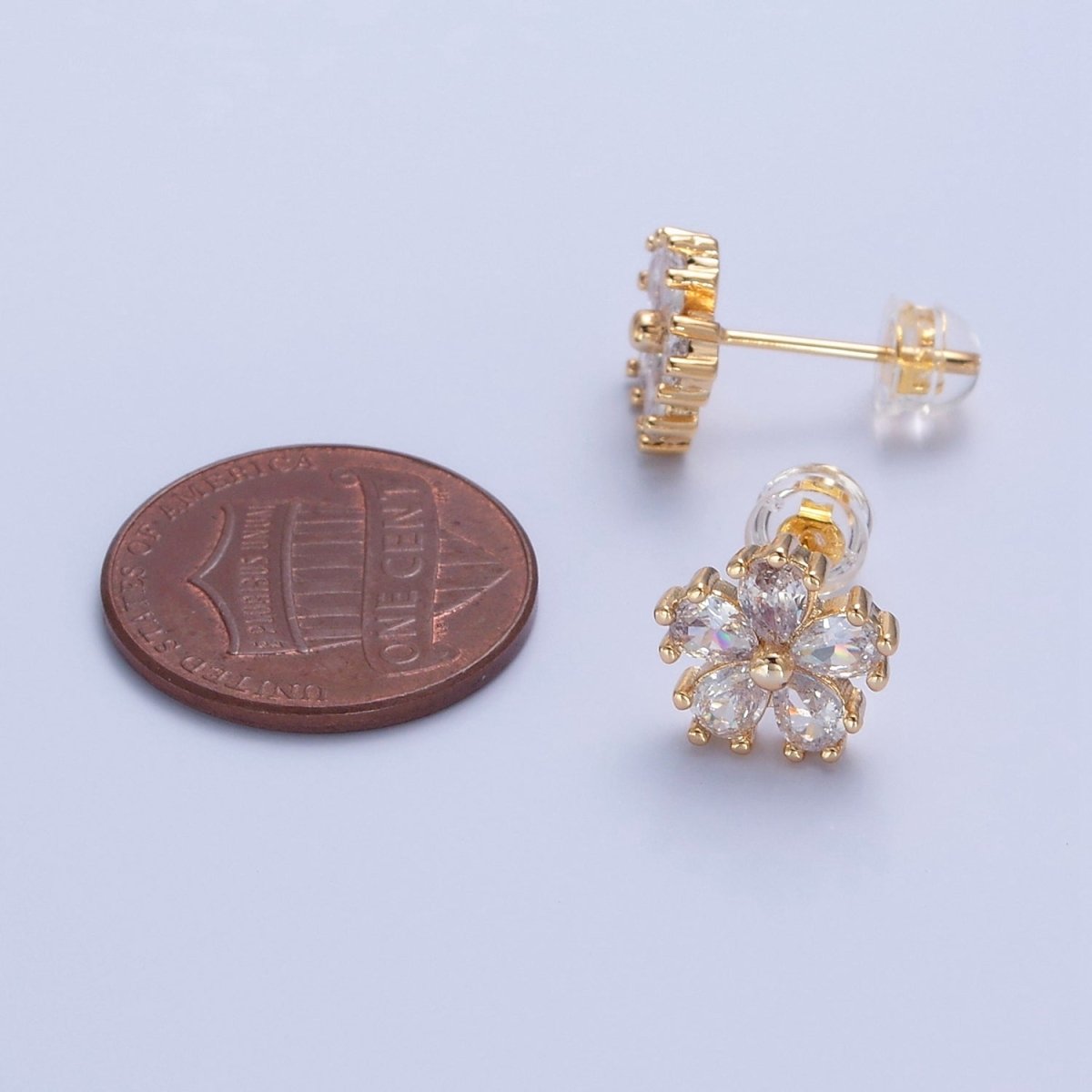 14K Gold Filled 10mm Clear CZ Teardrop Daisy Flower Stud Earrings | T463