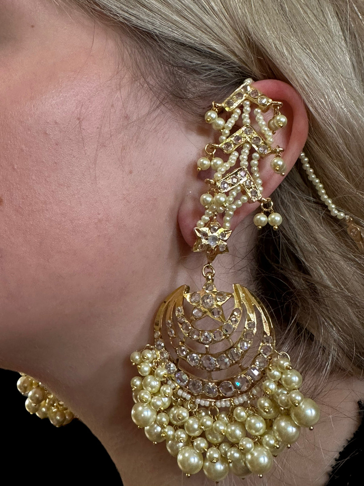 DJET38 Tahura earrings tika in pearls ( READY TO SHIP )
