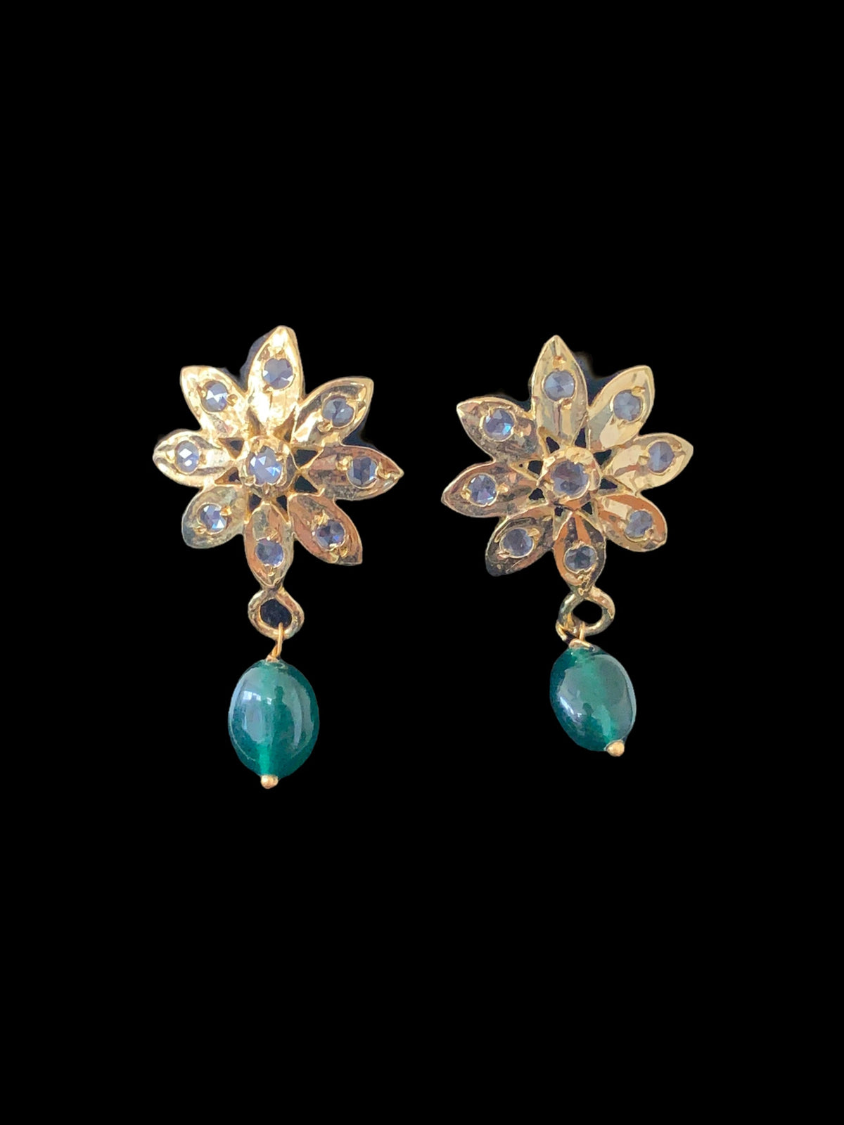 PS372 flower pendant set with top styled earrings ( READY TO SHIP )