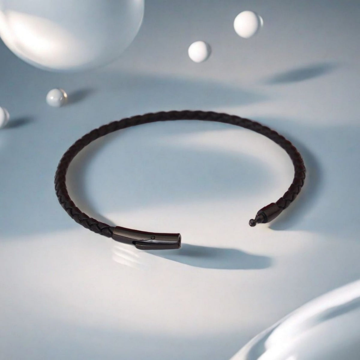 3.0mm Stainless Steel Leather Cord Bracelet With A Single Buckle And Wear-resistant Edging.