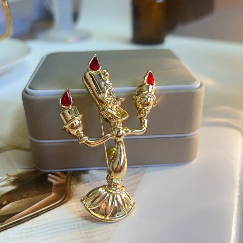 Western Court Retro Chandelier-Style Gold Brooch