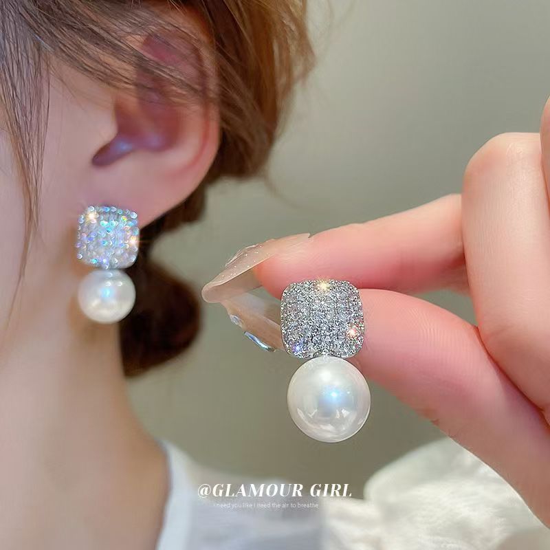 Silver Post Emerald Stud Earrings, Light Luxury Niche Unique Design, 2026 Hot Elegant Ear Jewelry
