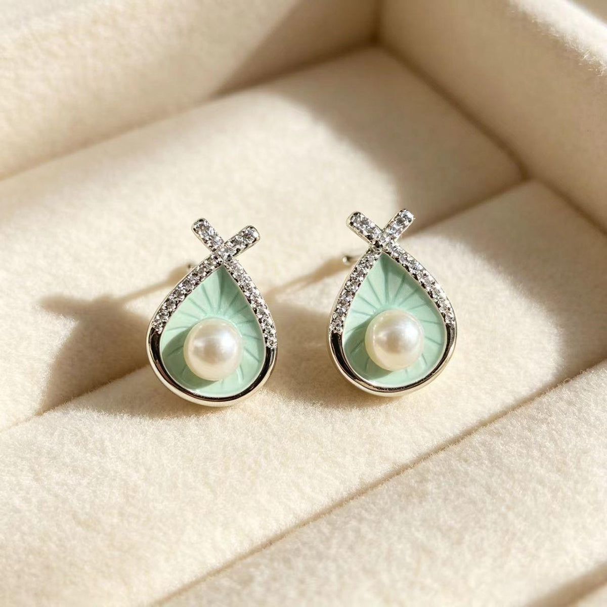 Full Cubic Zirconia Waterdrop Enamel Pearl Earrings