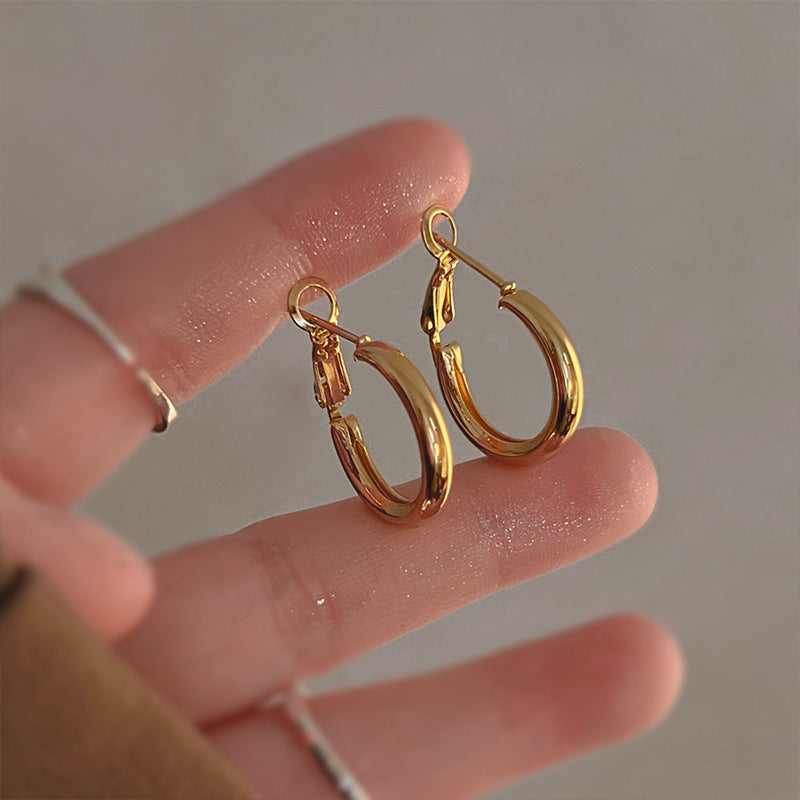 Niche Stylish Gold Plated Heart Studs Ins Hot Sale Everyday Wear Women Ear Jewelry