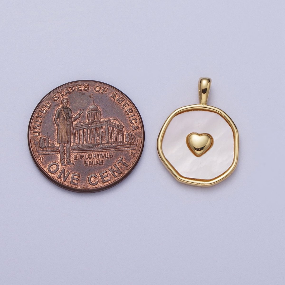 14K Gold Filled Heart Love Shell Pearl, Abalone Round Pendant I-546