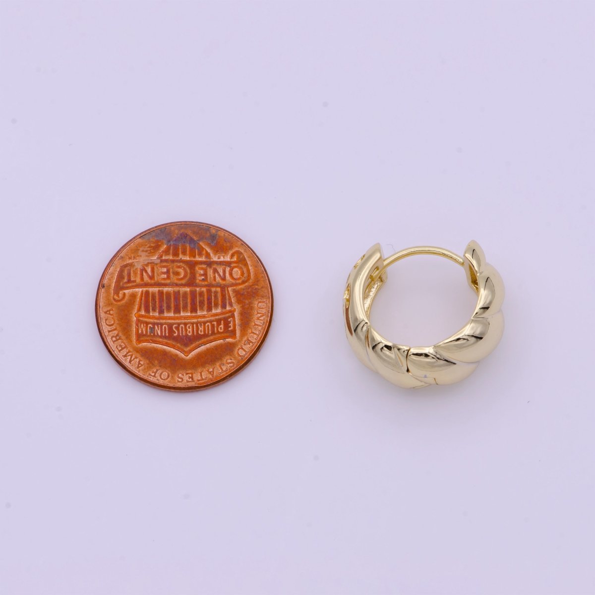 15.5mm Gold Croissant Twist Filigree Huggie Hoops Earrings | AD-163