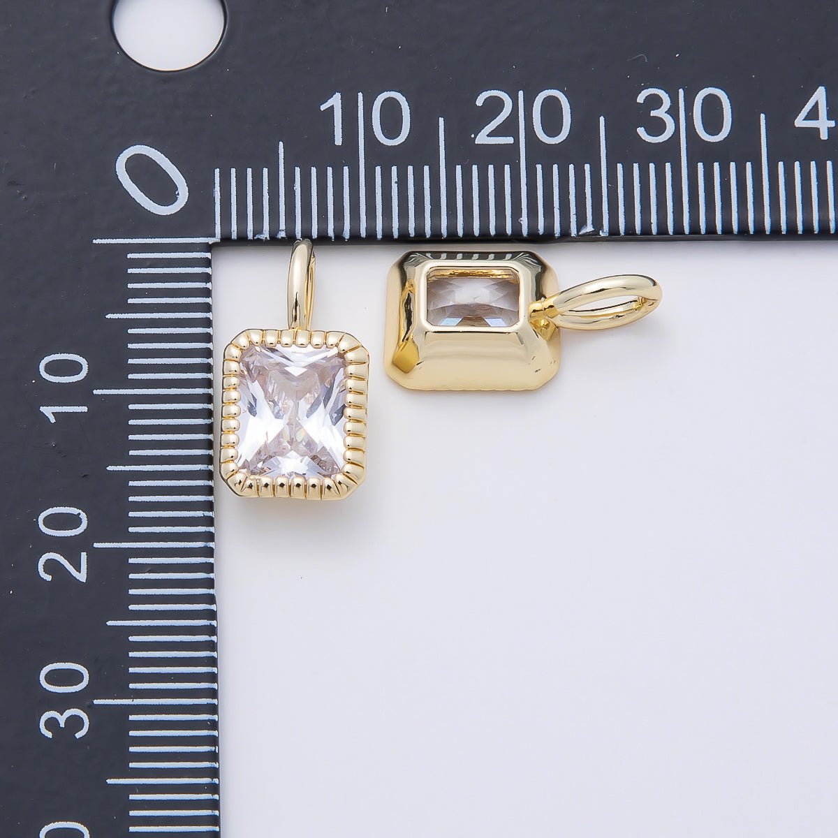 16K Gold Filled 17mm Clear Baguette CZ Ribbed Bezel Mini Pendant | Charms-01103