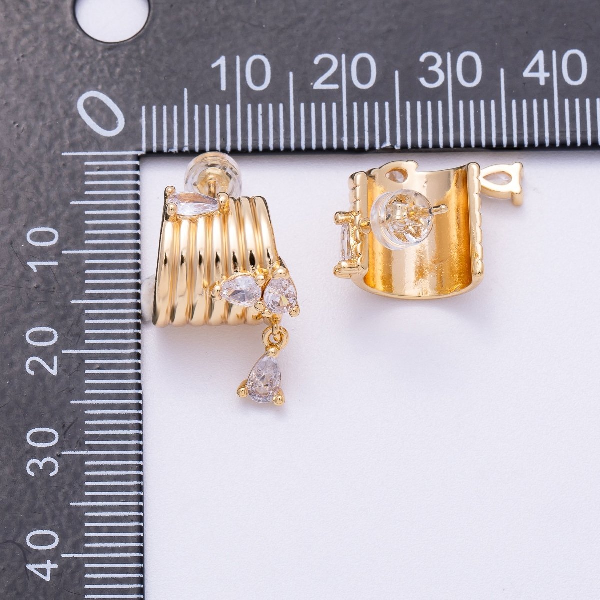 16K Gold Filled 20mm Clear Teardrop CZ Drop Wide Ribbed C-Shaped Hoop Earrings | Earrings-00324