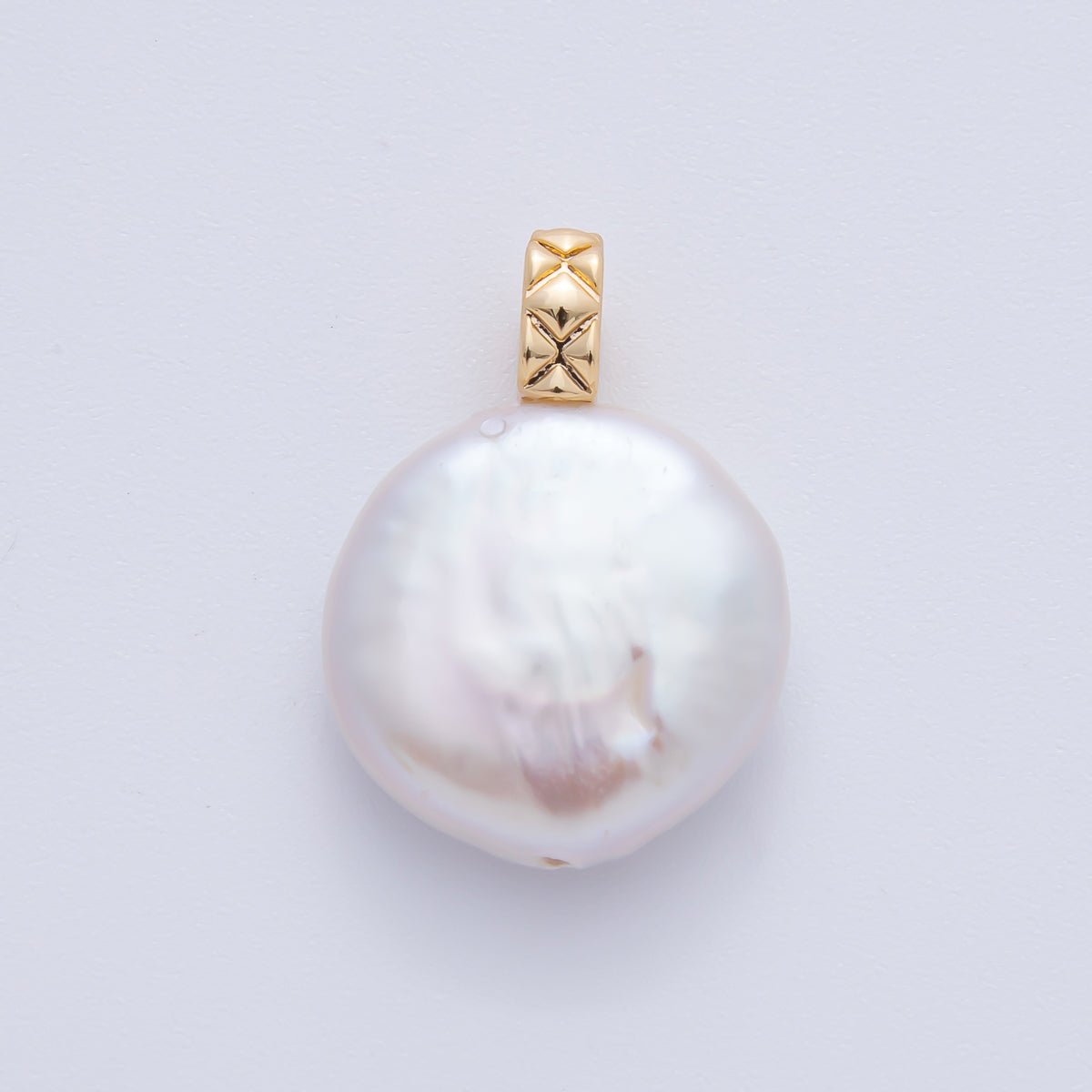 18K Gold Filled 25mm Natural Round Heishi Freshwater Pearl Quilted Pendant | AF634
