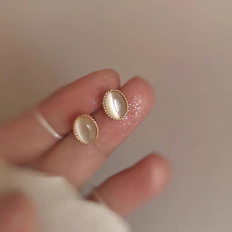 Dainty Gold Heart Stud Earrings Women All-match Casual Wearable Sleeping Earrings